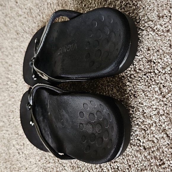 Vionic sandals size 8.5 - Picture 2 of 4